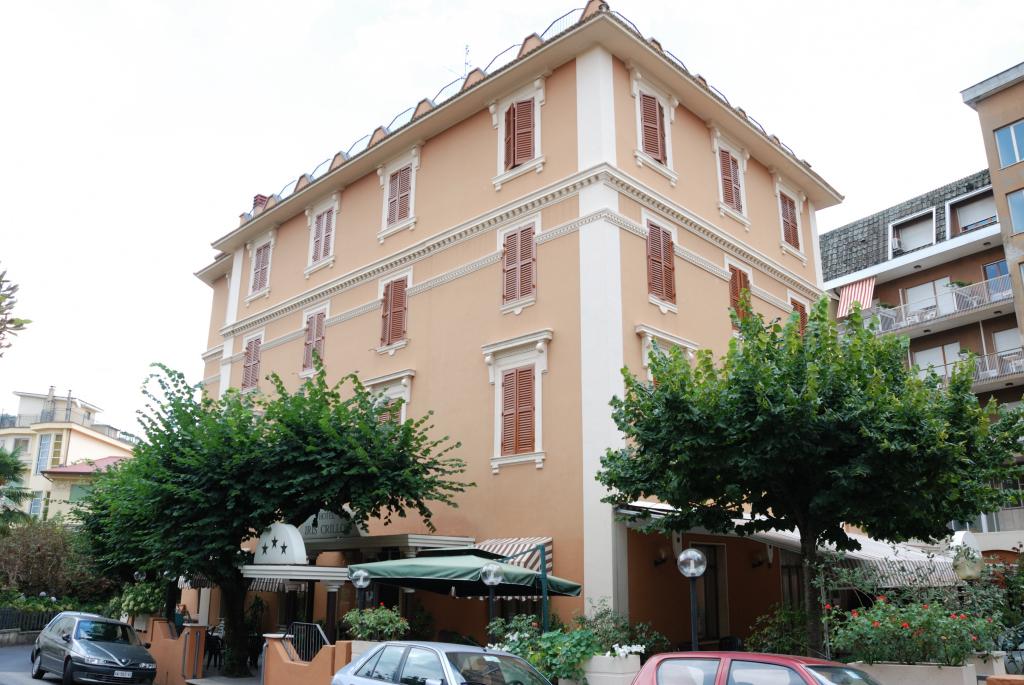 Hotel Iris Crillon Fiuggi Exterior photo